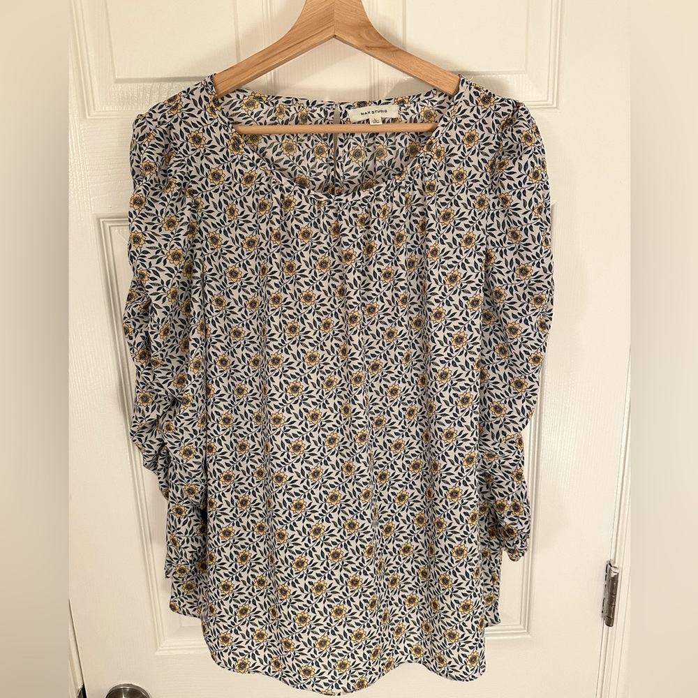 Max Studios Sunflower Ruched Sleeve Blouse EUC